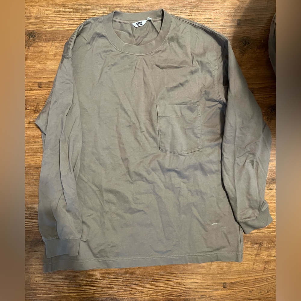 UNIQLO XL long sleeve